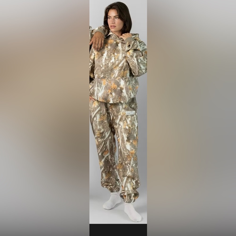 COMFRT Limited Camouflage Hoodie and Sweatpants